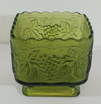 Vintage Anchor Hocking Square Green Glass Dish Grapes Leaves Ruffled Edge - £15.77 GBP