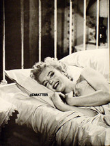 Marilyn Monroe 8&quot; X 11&quot; Pin Up Poster Photo In Bed With An Awesome Sexy Smile! - £6.98 GBP
