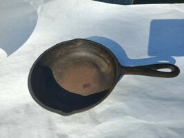 NO. 3  6 5/8 IN Cast Iron Skillet  - $257.31 MXN