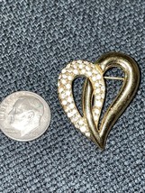 Signed N API Er Vintage Heart Brooch Pin Clear Rhinestone Costume Jewelry - £3.18 GBP