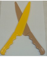 Plastic Serrated Kitchen Knife - Yellow or Brown ~ Cuts Cakes, Veggies, ... - $10.90 CAD