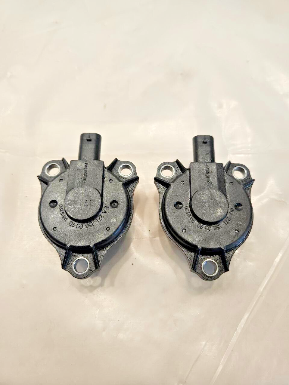 2x 2013 Mercedes C250 1.8l VVT Control Valve Solenoid Camshaft Magnet OEM - $130.55