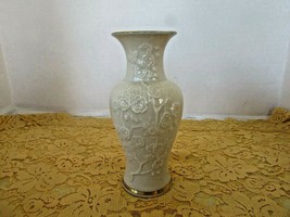 Lenox China Ming Blossom Bud Vase Ivory 24KT Gold Rim Usa 6.5" Lot D - $14.80