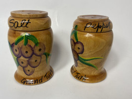 Vintage Wood Grand Turk Grape Cluster Salt &amp; Pepper Shakers - 1980&#39;s - £11.00 GBP