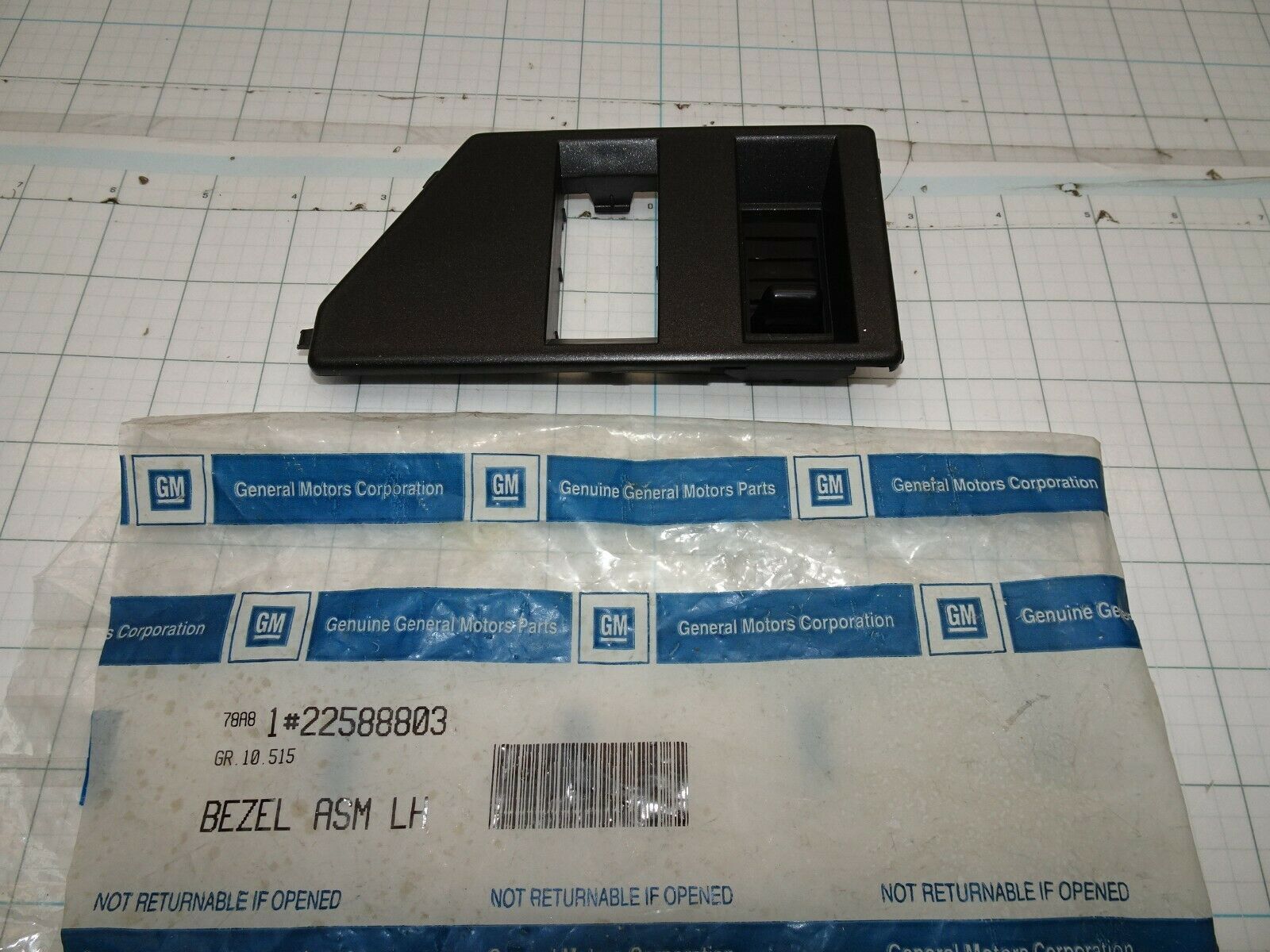 GM 22588803 Interior Door Handle Trim Bezel Cup Lock OEM NOS General Motors - $25.14