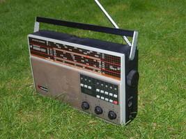 VINTAGE SOVIET USSR OKEAN 222 RADIO 8 BAND 2AM/LW/UKW/4SW WORLD RECEIVER - £63.15 GBP