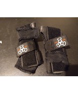 Triple 8 Saver Series Wristsaver II - Slide On Wrist Guard (Black, Small) - $374.78 MXN