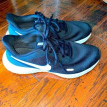 Nike Revolution Black and White Size 8.5 shoes - $23.06