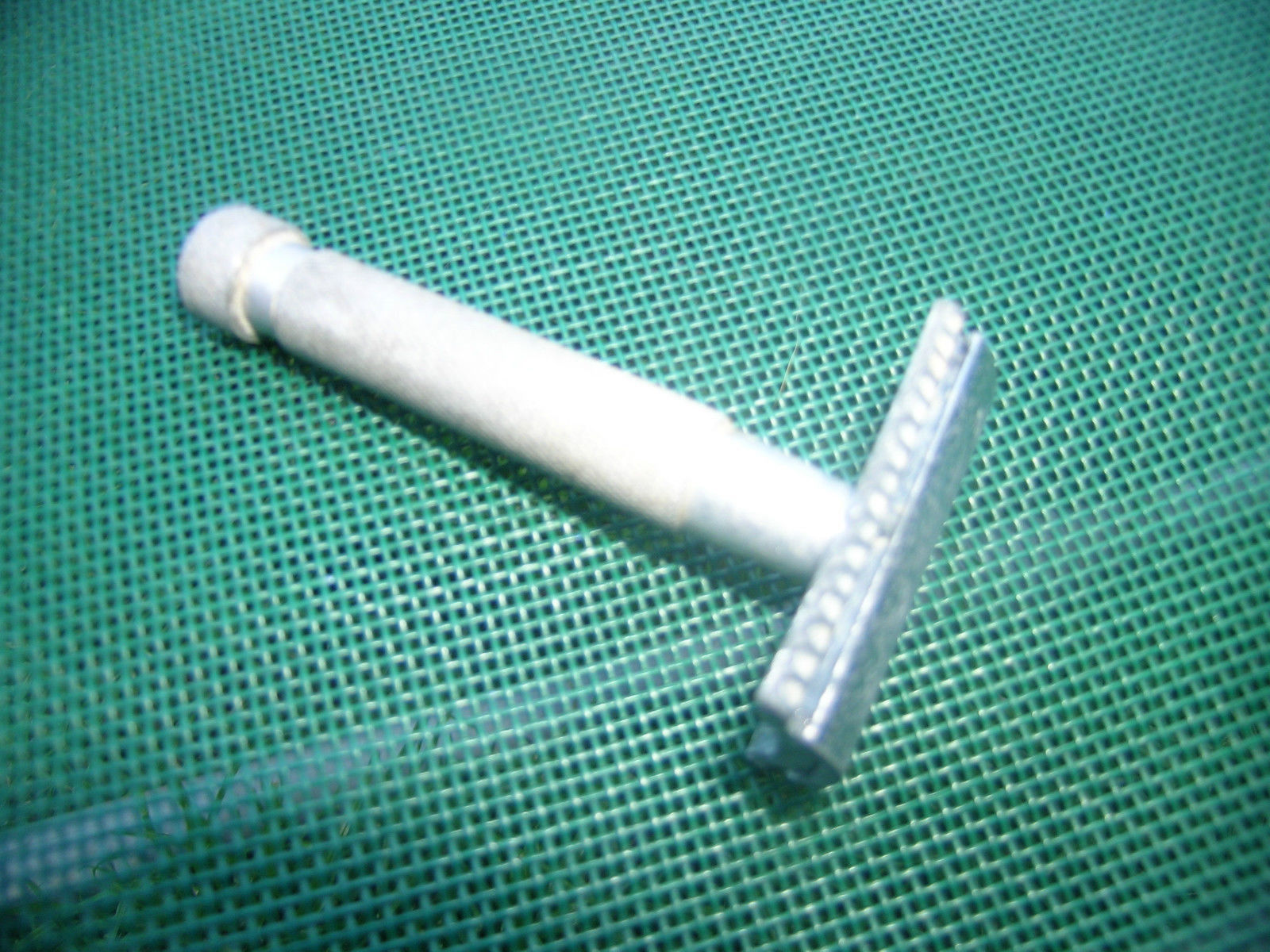 VINTAGE SOVIET USSR RUSSIAN SAFETY RAZOR No.69 - $12.86