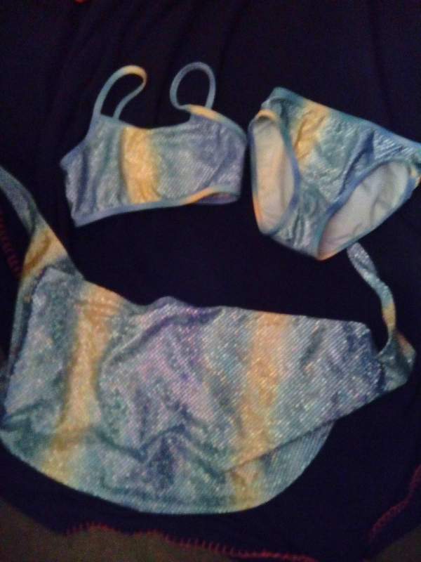 Bathing Suit Swimwear - Pre-Owned - Rainbow Colors with Silver Stars Size 6 - 3  - £9.95 GBP
