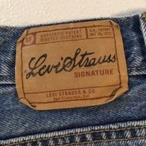 Vintage ~ Misses 14 Short ~ 33 x 29 ~ Relaxed Fit Signature Levi Strauss Jeans - £30.97 GBP