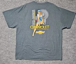 Gildan Chevrolet Genuine American Classic Car Guy Gray Pin-Up Graphic 2X... - €24,99 EUR