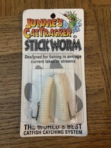 Junnies Cat Tracker Stick Worm White - $223.51 MXN