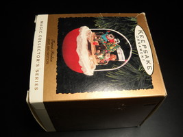 Hallmark Keepsake Christmas Ornament 1994 Forest Frolics Light and Motion Boxed - £14.15 GBP