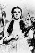 Judy Garland As Dorothy Gale Holding Basket The Wizard Of Oz 11x17 Mini Poster - £14.38 GBP