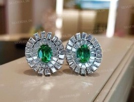 STUD Halo Women&#39;s Earring 925 Sterling Silver 2.40Ct Oval Cut Simulated Emerald - £104.49 GBP
