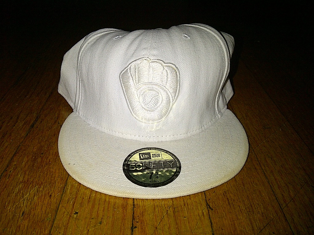 New Era 59fifty MLB Milwaukee Brewers Mitt Retro Logo White Fitted Cap H... - $1.99