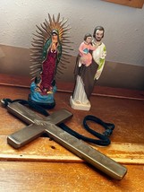 Vintage Lot of Religious Plastic Jesus Holding Child w Lilies &amp; Sparkly ... - $11.29