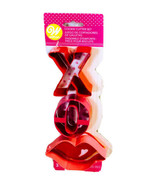 Wilton-XO Lips Cookie Cutter Set. Juego de Cortadores de Galletas. 3pc - $22.65
