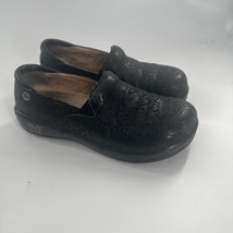 Alegria Keli Floral Pattern Shoes 37 Black Embossed Comfort Clog Womens 6.5 - $24.30