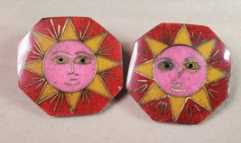 Vintage 1980s Celestial Sun Face Earrings Hexagon Button Style Resin Acrylic - £14.02 GBP