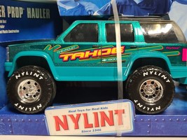 VTG NYLINT 1999 Chevy Tahoe 1500 Power Prop Hauler w/Motorized Fisherman... - £85.93 GBP