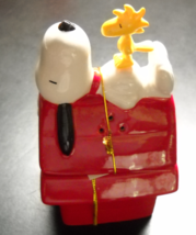 Westland Giftware Salt and Pepper Shaker Snoopy and Doghouse Peanuts Sch... - £10.22 GBP