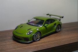 Minichamps Porsche 911 GT3 RS Diecast Model Car - Scale 1/18 - Green - O... - $129.00