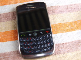BLACKBERRY 8900 CELL PHONE NO BATTERY - £11.65 GBP