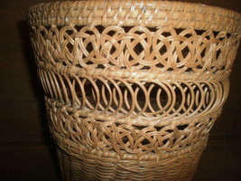Wicker Basket with Beautiful Design Flower Pot Holder , Trash Can 10 &quot; x... - £19.81 GBP