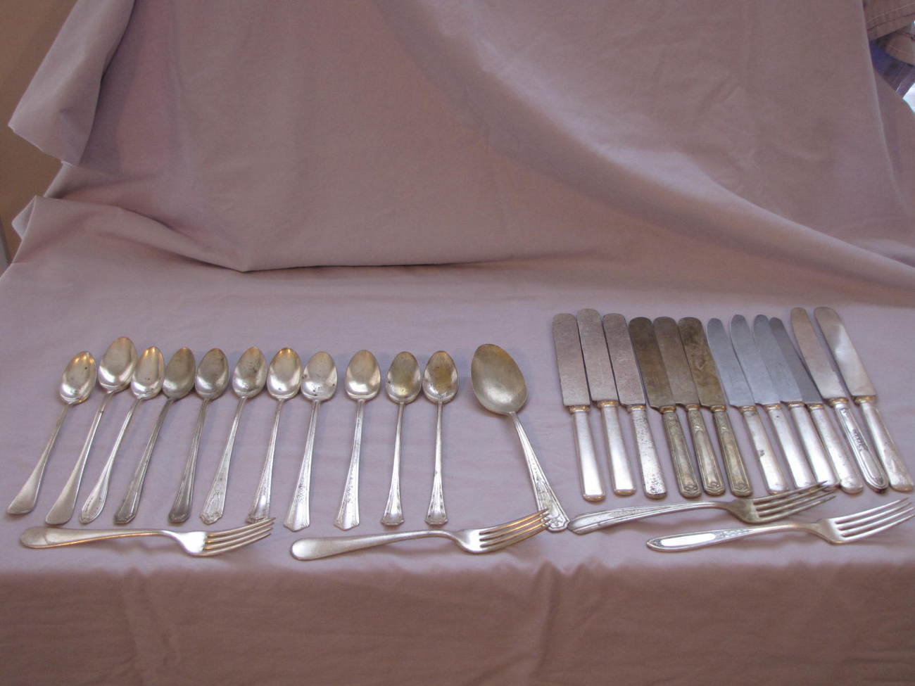 Mixed Lot Vintage Silverplated Flatware 28 pcs.  - $10.95