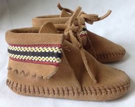 Vintage Childs Minnetonka Moccasin Bootie Boots Size 4 Toddler Baby Brown Suede - £15.92 GBP