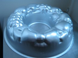 Wilton Della Robbia Wreath Cake Pan (2105-2018, 1999) - £11.18 GBP