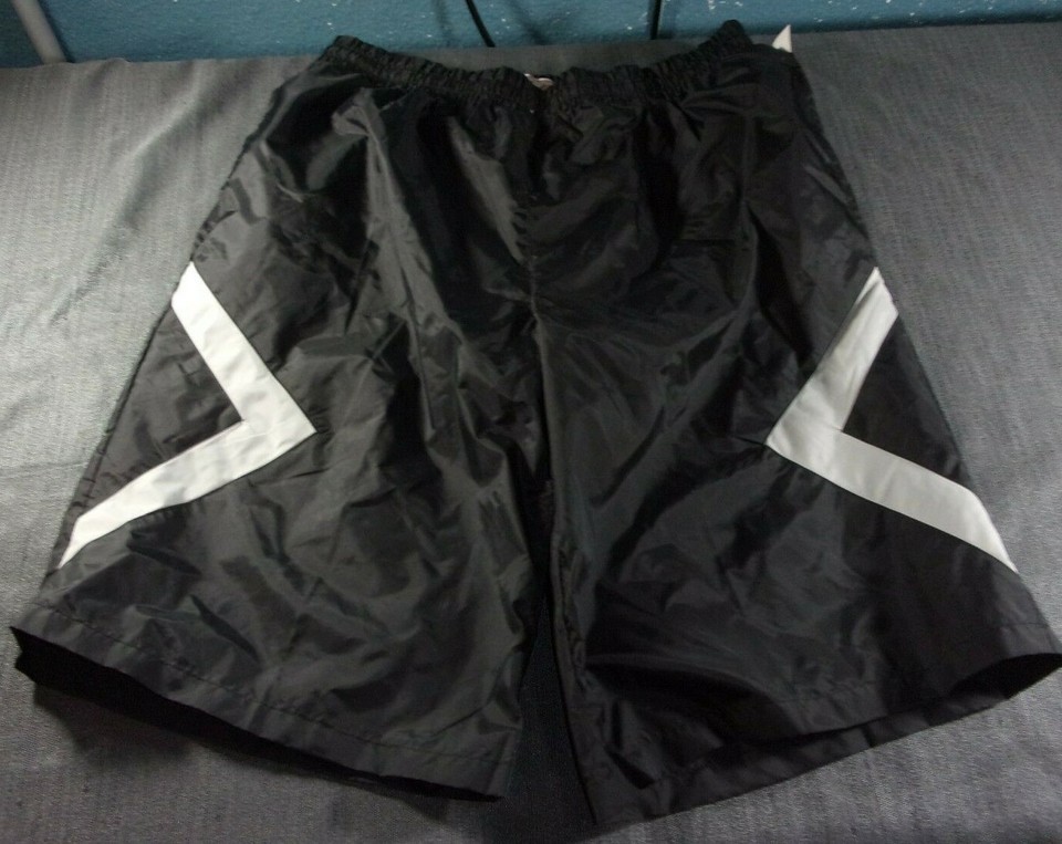 NEW SHILLA 100% NYLON WATER RESISTANCE BLACK SHORTS WOMEN SIZE MEDIUM - $19.34