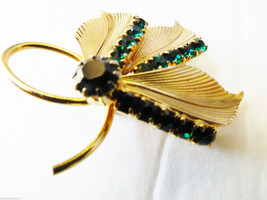 VTG Retro gold toneemerald green color crystal three leaf  pin brooch - $28.71