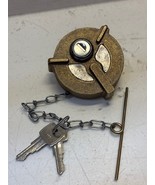 Heavy Duty Tethered Locking Fuel Tank Cap with Keys - $647.64 MXN