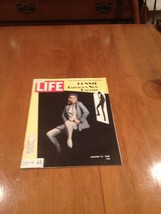 LIFE Magazine Bonnie Fashion&#39;s New Darling January 12 1968 Faye Dunaway - £10.07 GBP