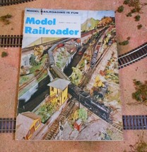 Magazine: Model Railroader April 1968; Vintage Model Train - $7.16