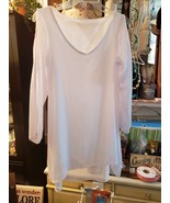 Ladies Small White Layered Tunic  White with slit sleeves. Has built in ... - £11.00 GBP