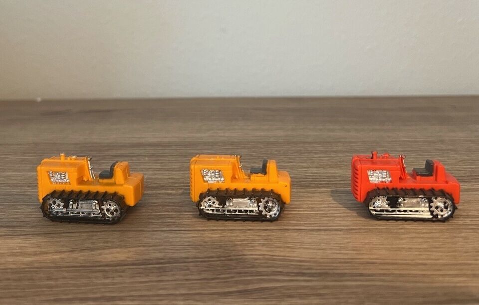 Lot 3 Vintage TYCO HO Scale Open Cage Mini Bulldozer Tractor Hong Kong Flat Car - $14.99