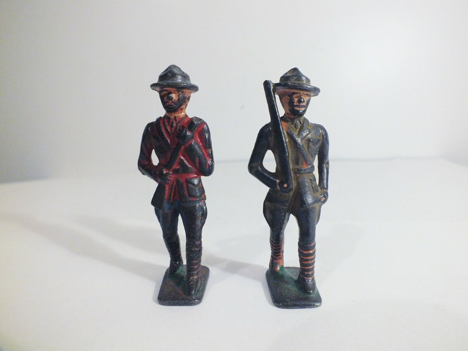 2 Toy Soldiers Lead circa 1935-42 Grey WW1 Figures with Rifles -Not sure on make - $18.66