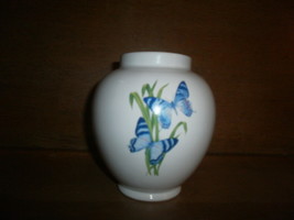 FTD Inc. Ginger Style Vase , White with Blue Butterflies and Green Floral Paint - £3.98 GBP