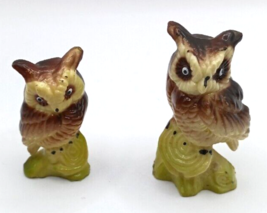 Miniature Great Horned Owls Perched on Stumps Plastic Figurines Set of 2 Vintage - £7.82 GBP