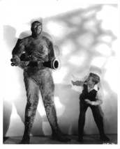 *Invaders From Mars (1953) Green Outer Space Alien Aims Ray Gun Near Young Boy - £19.55 GBP