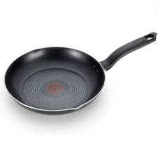 T-FAL BLACK 10.5 Frying Pan w/Pouring Spouts ~ Non-Stick Thermo-Spot Technology - £26.38 GBP