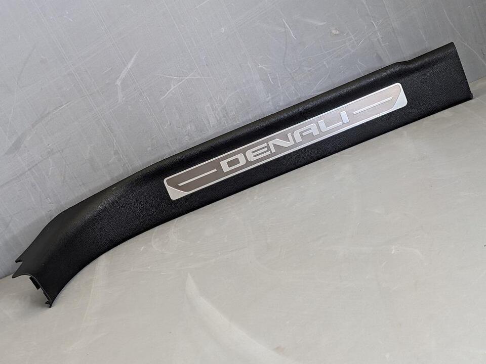 OEM GM 2015-2020 Escalade Rear Right Side RH Black Door Sill Plate 22884860 - $47.52