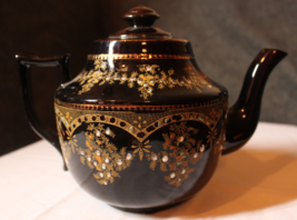 Beautiful Vintage Brown Glazed English Ceramic Teapot With Raised Decorations - £19.98 GBP