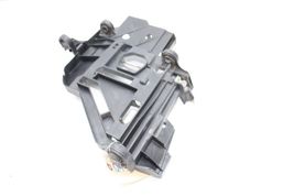 03-06 PORSCHE CAYENNE FRONT LEFT DRIVER HEADLIGHT BRACKET Q4303 image 6