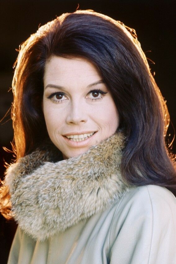 Mary Tyler Moore Mary Tyler Moore Show first season portrait 11x17 Mini ... - $12.99