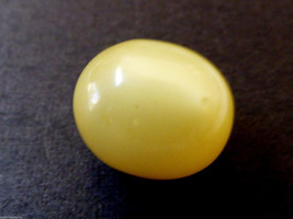 Vintage Retro yellow pearly glow oval bean plastic  button - £14.02 GBP